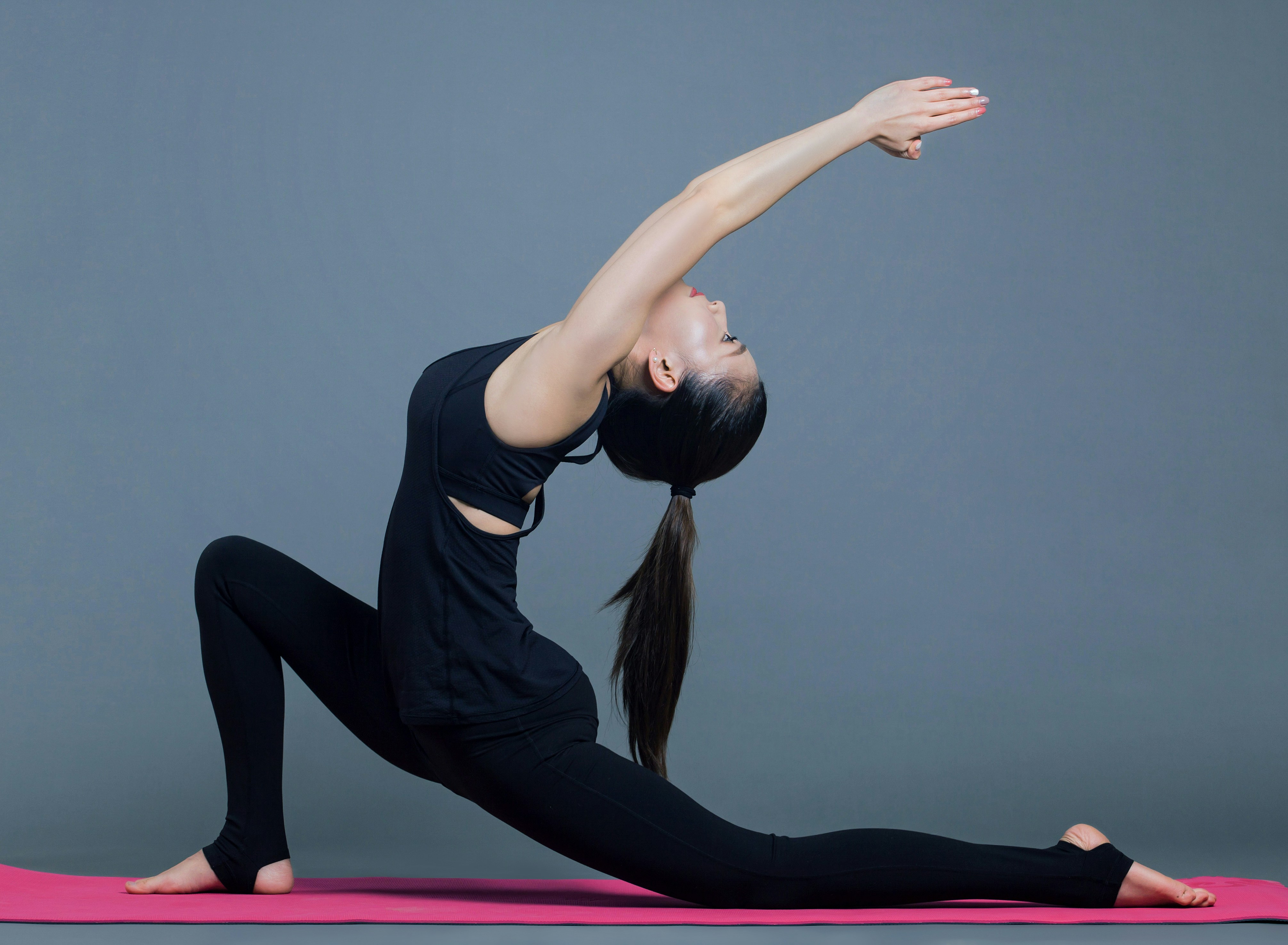 Εκπαιδεύτρια yoga Damerol σε ατομική συνεδρία